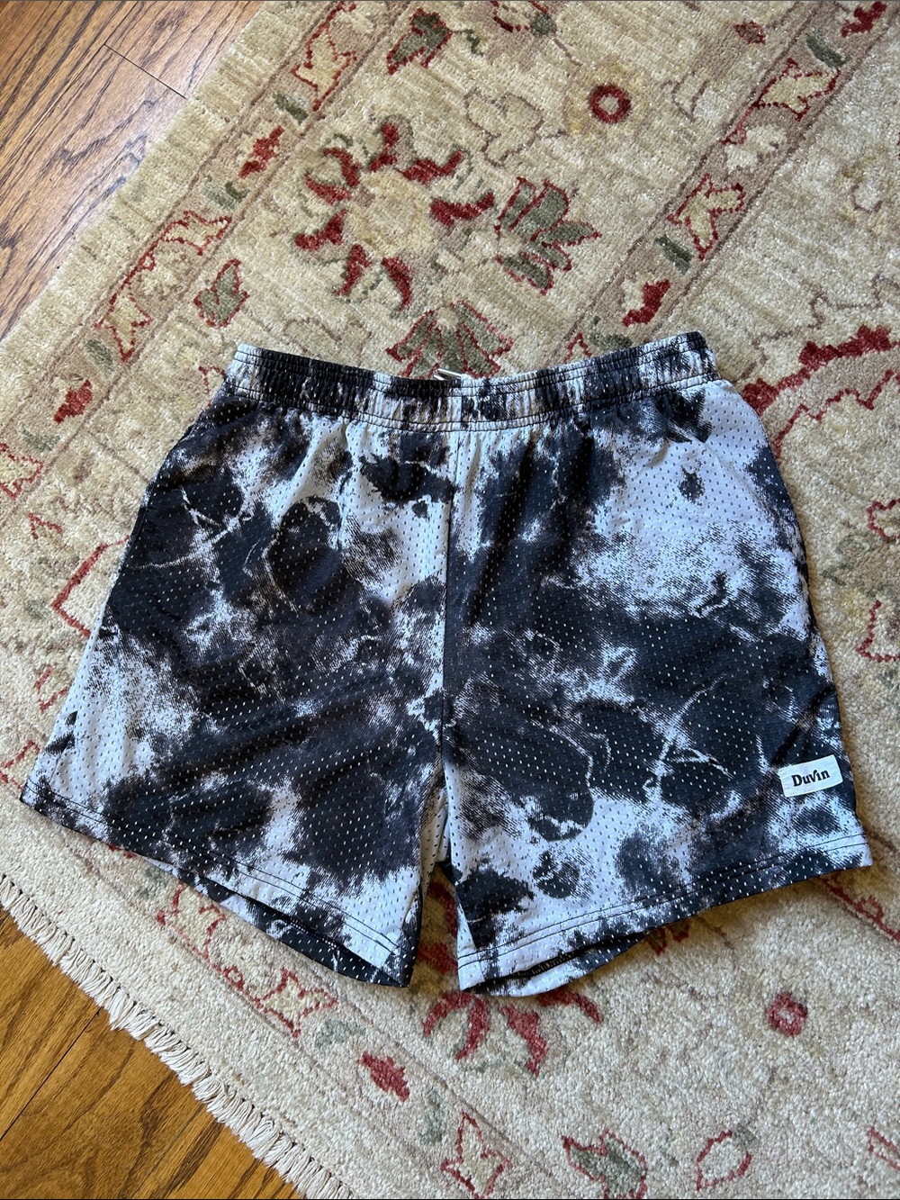 Duvin Men’s Black & White Tie-Dye Mesh Lined Athletic Shorts